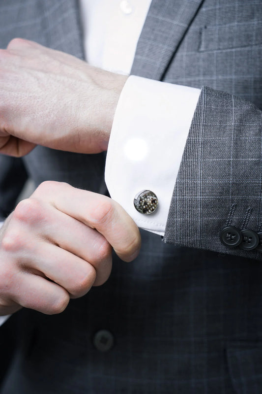 Round Cufflinks – Black-Spotted Leather