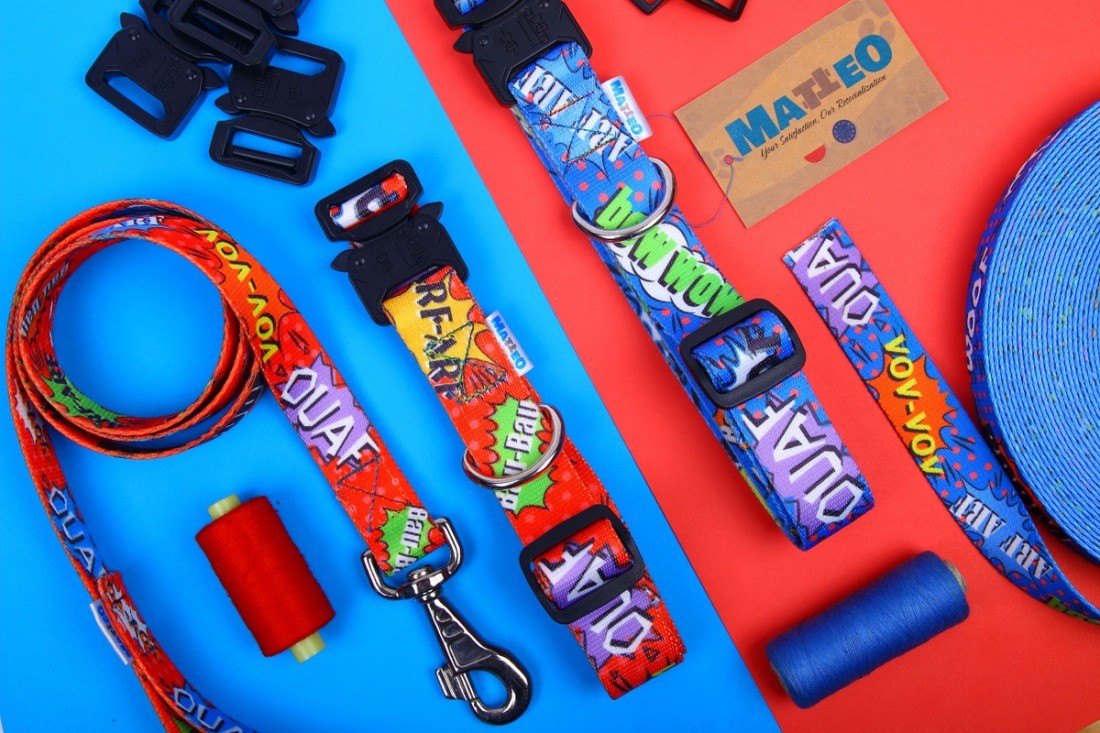 Collar With A Metal Buckle - Blue Graffiti